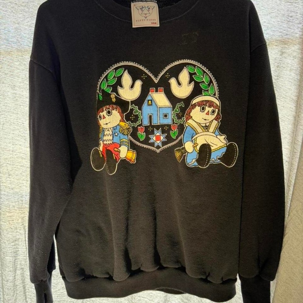 Black vintage crewneck sweatshirt with raggedy Ann